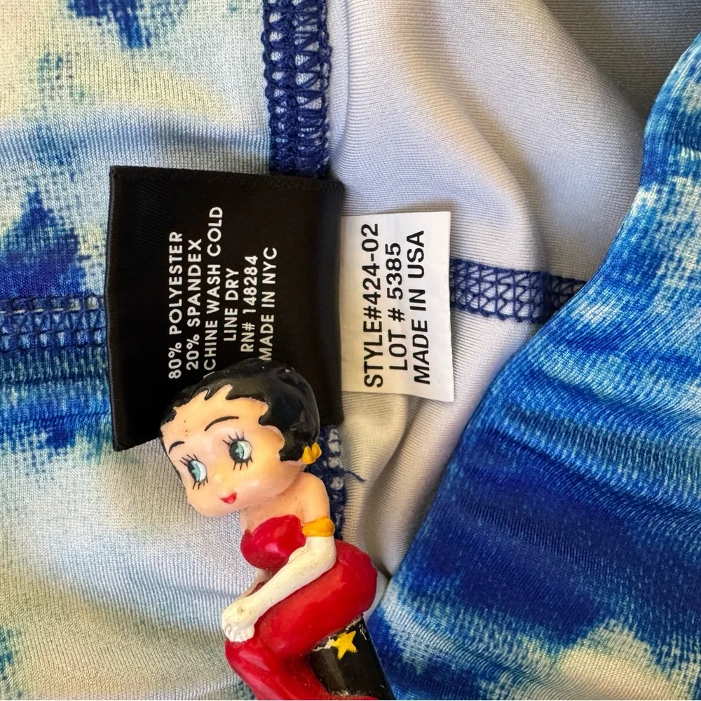 TEREZ Skys The Limit Capri 22” inseam Cloud Blue White Tie Dye Leggings Large